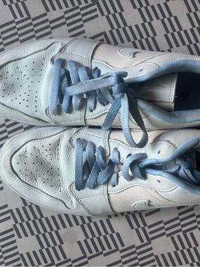 Nike Women’s Sneakers White and Light Blue